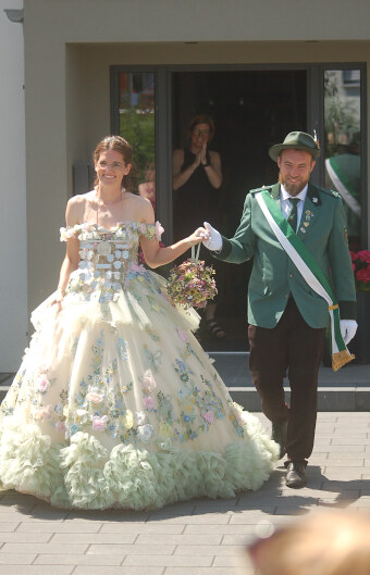 K&ouml;nigin Justine Happe mit K&ouml;nig Jan Happe